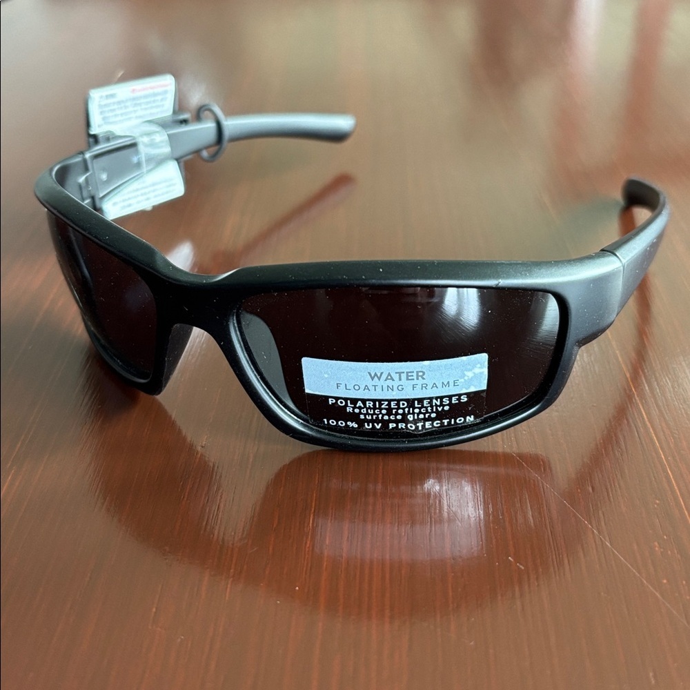 TEK Gear Polarized 100% UV protect,water floating, full frame, black mirror lens